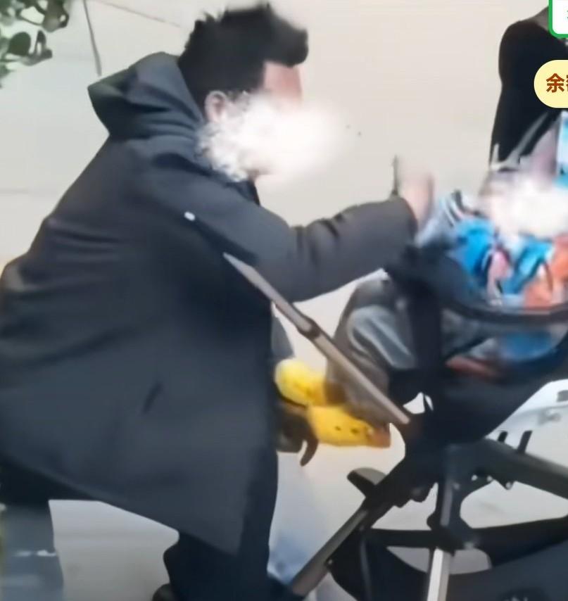 爷爷醉酒后多次掌掴幼儿，孩子又疼又怕哇哇大哭，
家人说孩子没受伤，
监护人要求不