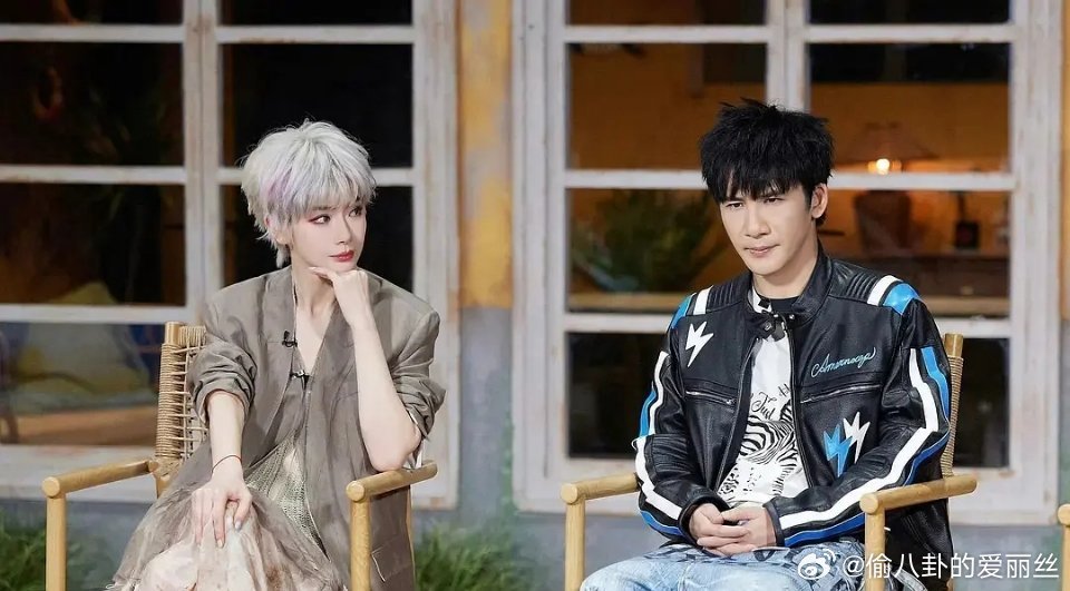 戚薇好帅，比大张伟帅 