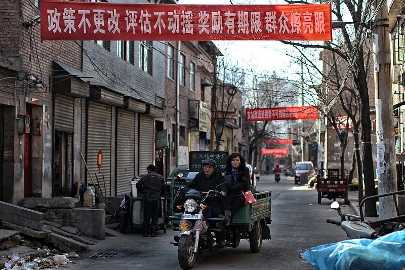 电瓶车，三轮车免费送牌，社会需要，重在管理，不论跑远近和速度，打工者需求，老百姓