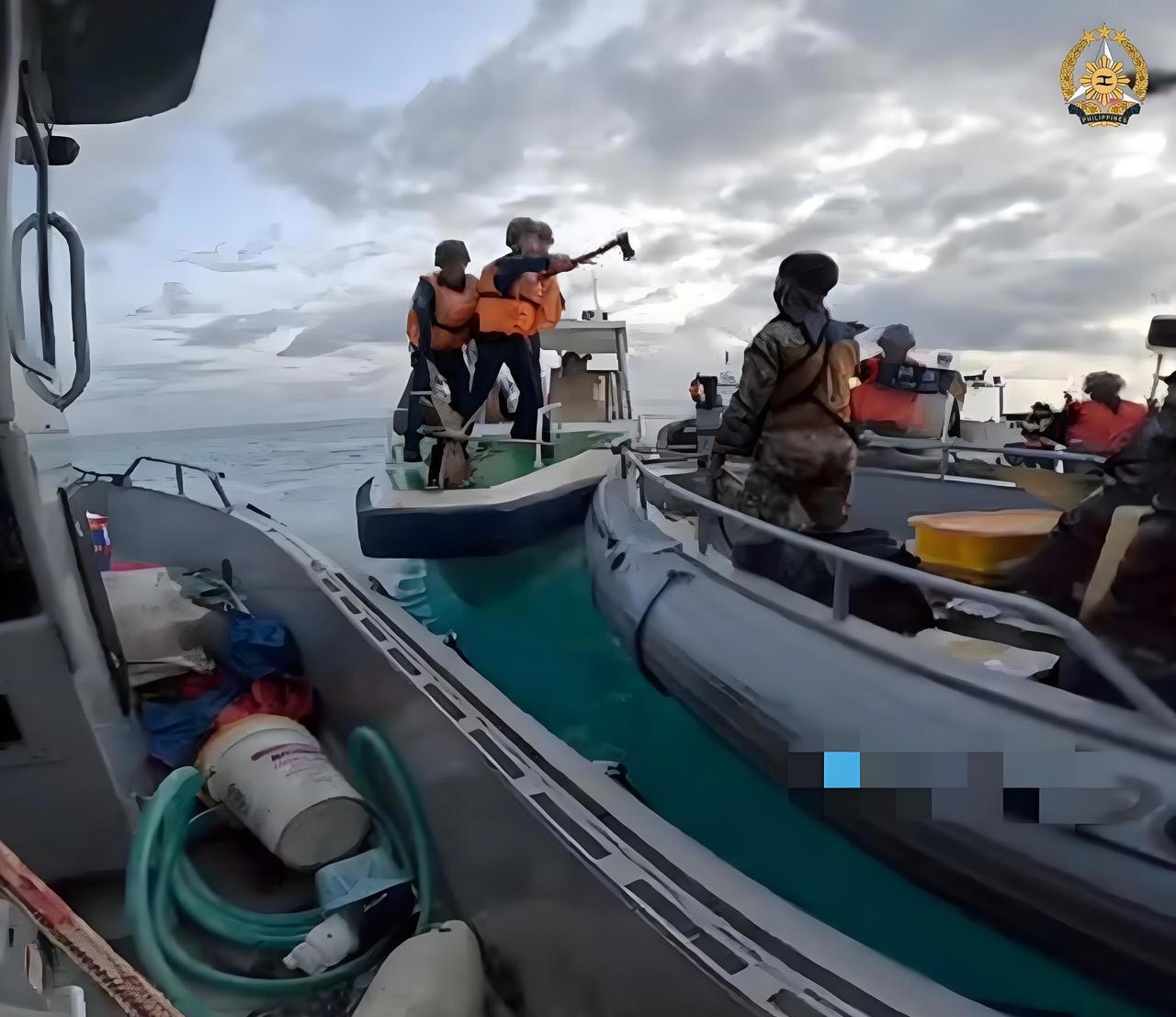 37米贴脸反杀！菲方20艘锁船闯黄岩岛 3天变脸被我方硬核打脸
 
12月13日