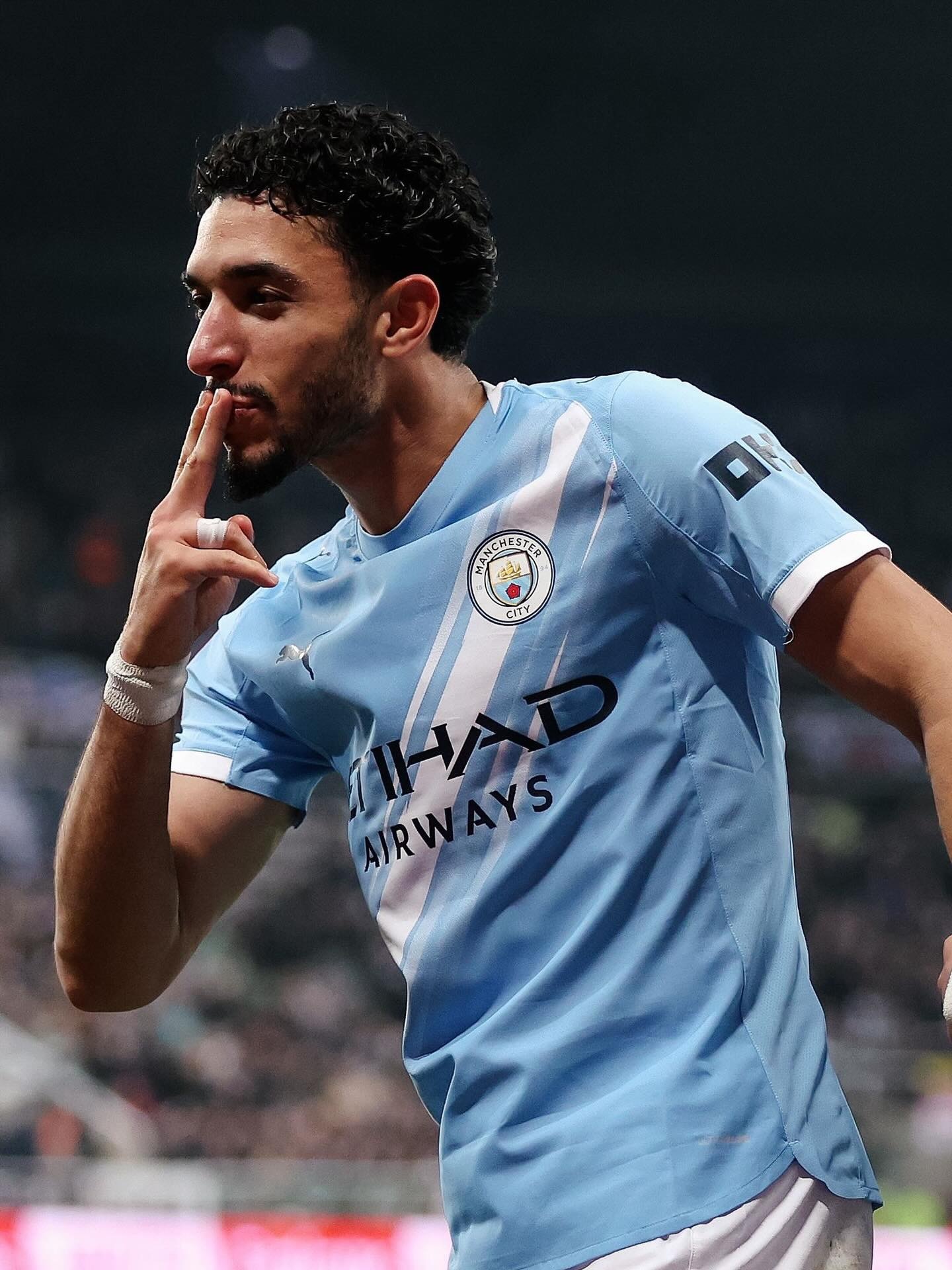 城里最会庆祝的人or庆祝动作最帅的人