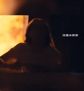 惊呆的妈、懵逼的爸，惊吓的儿子，无奈的她 