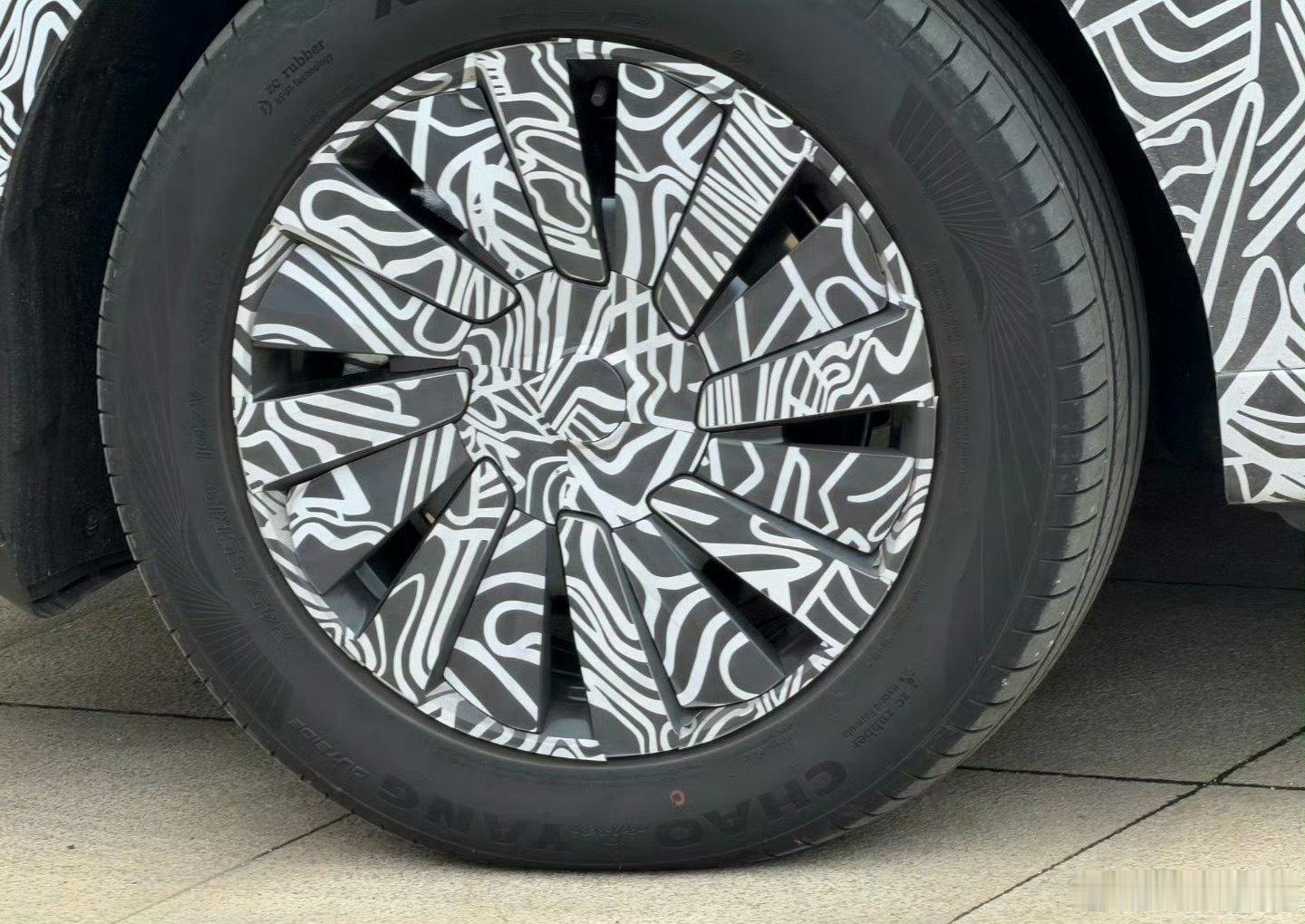 小米首款增程SUV 用朝阳轮胎，应该没人喷了吧~国产品牌轮胎，牛！！！小米汽车