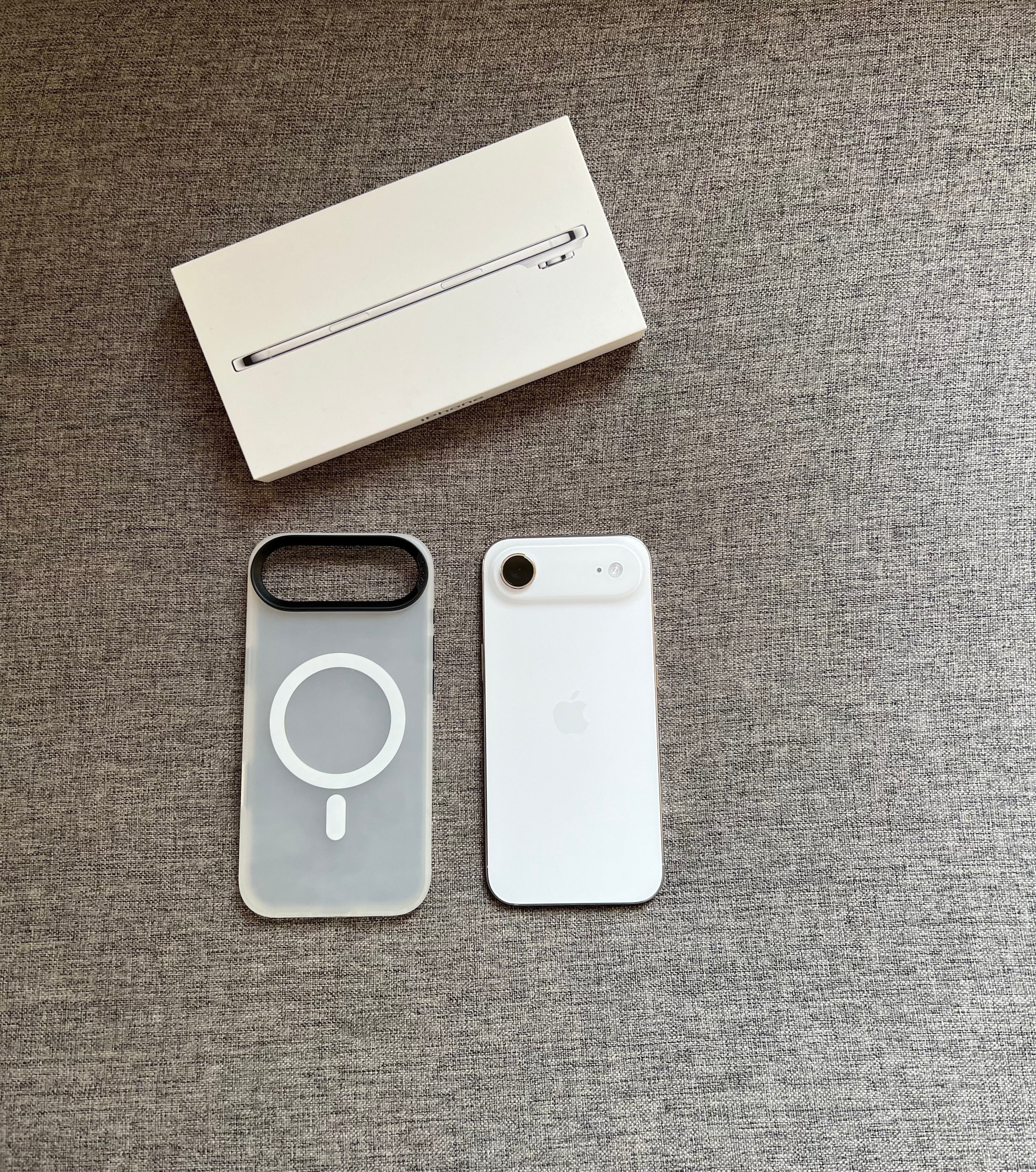 国行iPhone Air 512G 白色，屏幕完美，中框小磕碰(见圈)，盒子配件