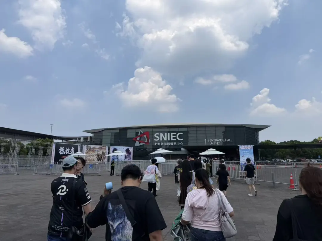 被AI包围的ChinaJoy：宇树携机器人热舞，AI漫剧首秀受热捧，老字号扎堆玩跨界