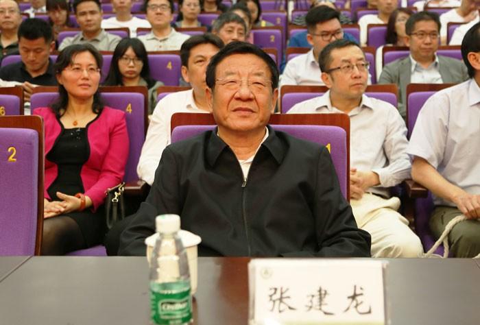 层层报批变层层免责：国家林草局原局长张建龙退休六年被倒查，通报点名的四个领域全是