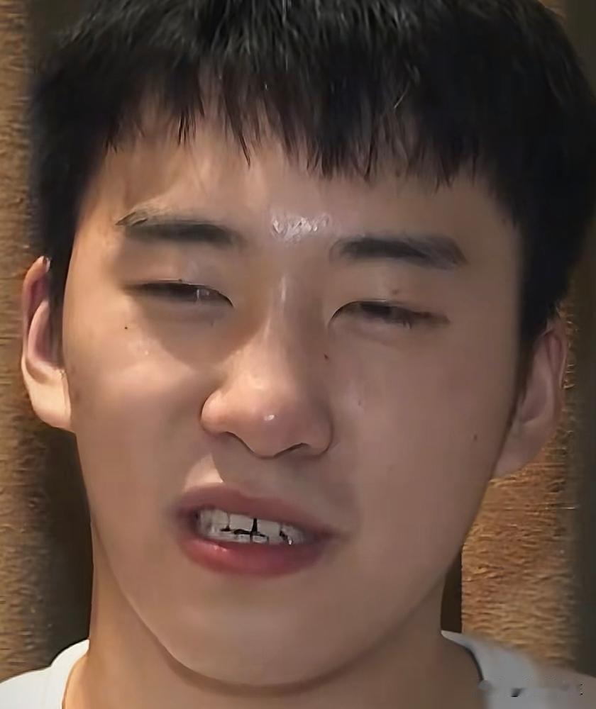 先别急着看今晚的中日大战，我先给你算笔账。
这帮男篮的小伙子，为了这场球，整个