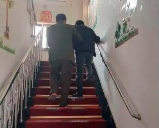 为什么老一辈人，都执着于走亲戚？

有个很戳心的回答：因为他们经历的时代和我们不