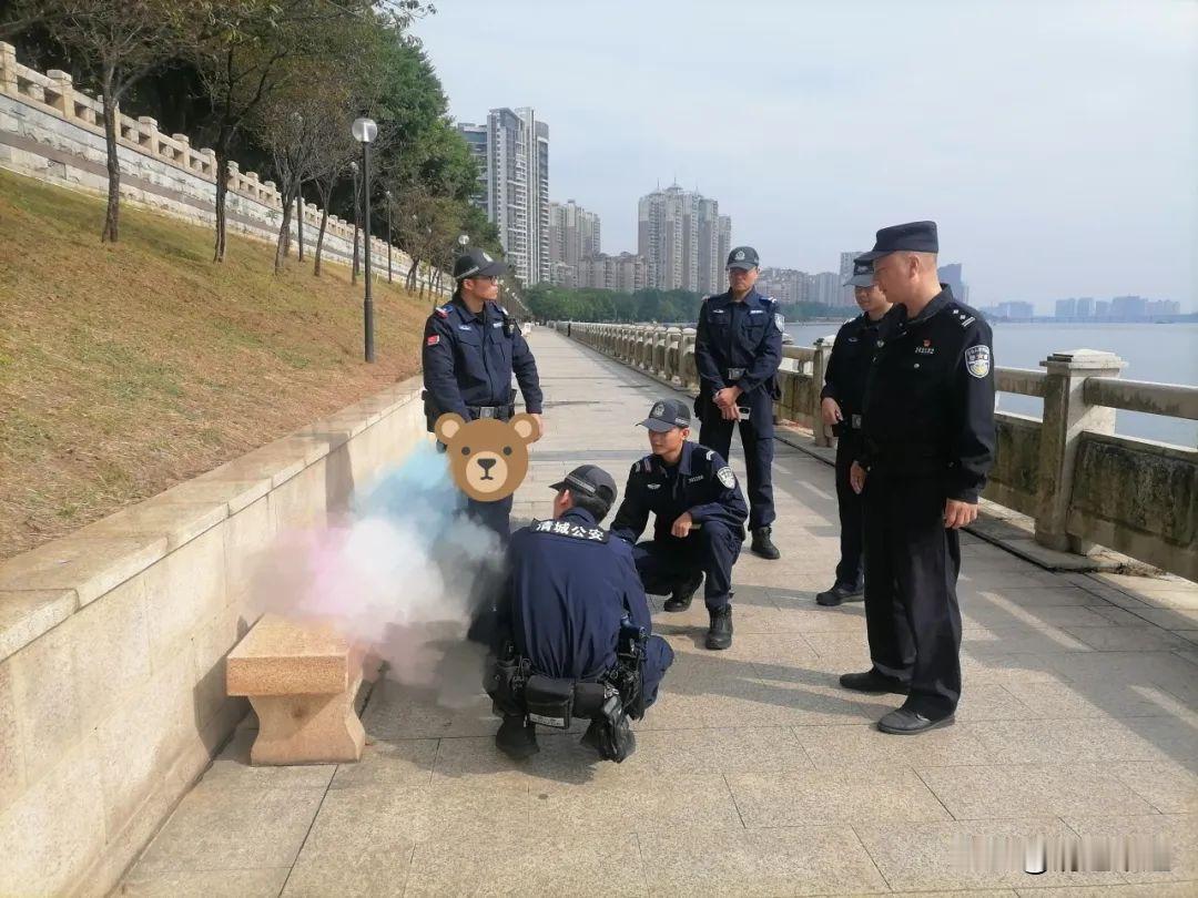 事发清远北江河边，一名女子喝农药轻生！来自平安清城的消息近日东城轮巡队接到指令辖