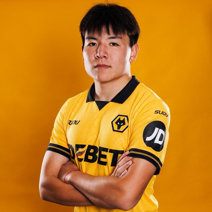 官方：徐彬租借加盟巴恩斯利
狼队官方宣布，中国球员徐彬租借加盟英甲球队巴恩斯利，