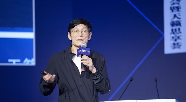 这个人温文尔雅，颇有学者之风，一般人很难想像他就是叱咤风云，在金融圈呼风唤雨的前