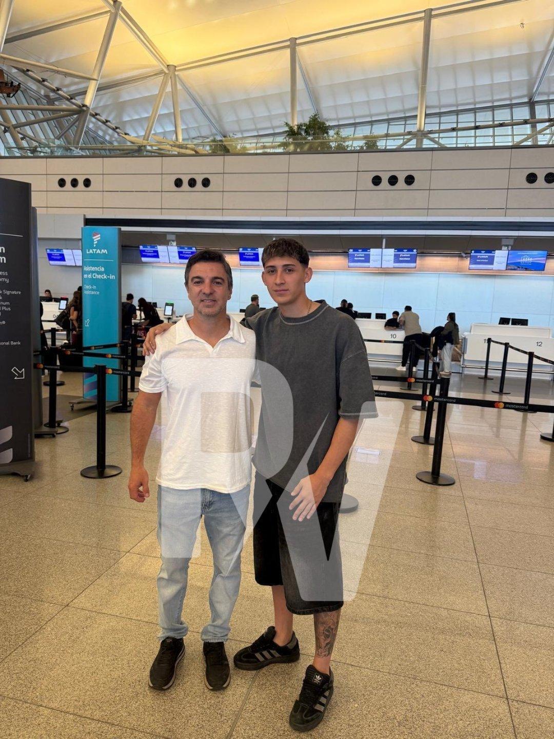 记者：帕特里西奥·帕西菲科已前往西班牙与巴塞罗那签约。❤️💙巴萨vs哥本哈根欧