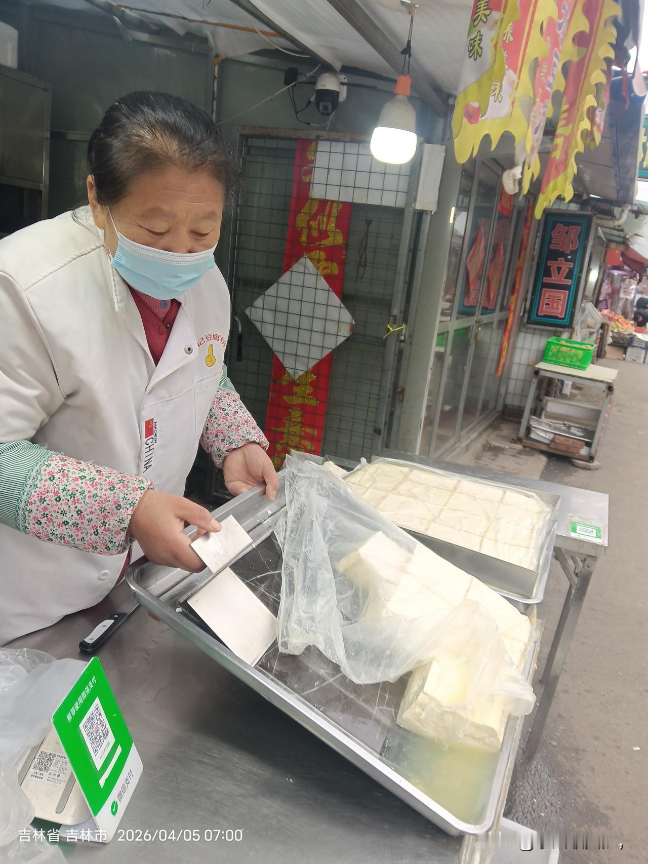 82岁的老人摔坏了怪谁？
受大环境影响，现在的保险公司业务量也是下滑的厉害，为了