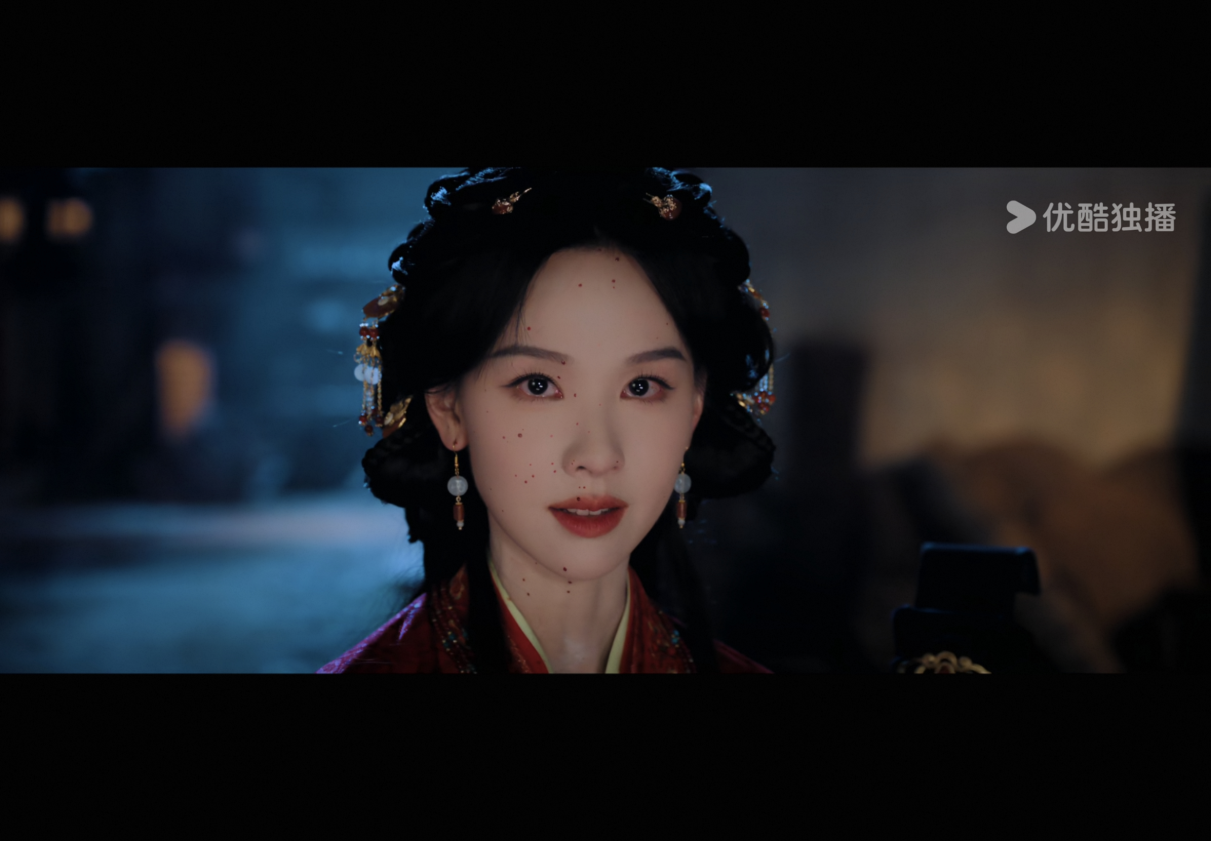 翘楚是讲女性权谋吧，重生一世要报仇，同时坐上权力之巅，但是前夫的脑子依然好使，男