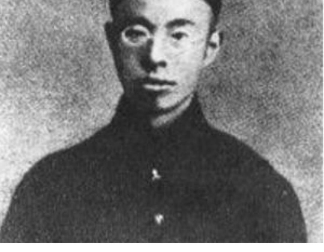 你敢信吗？1907年的安徽安庆，一个刚被清廷重用的道员，居然在巡抚衙门的“毕业典