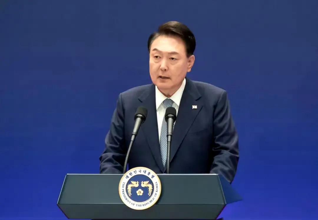 12月14日，韩国国会表决通过总统尹锡悦弹劾案。
根据投票结果，有204票赞成，