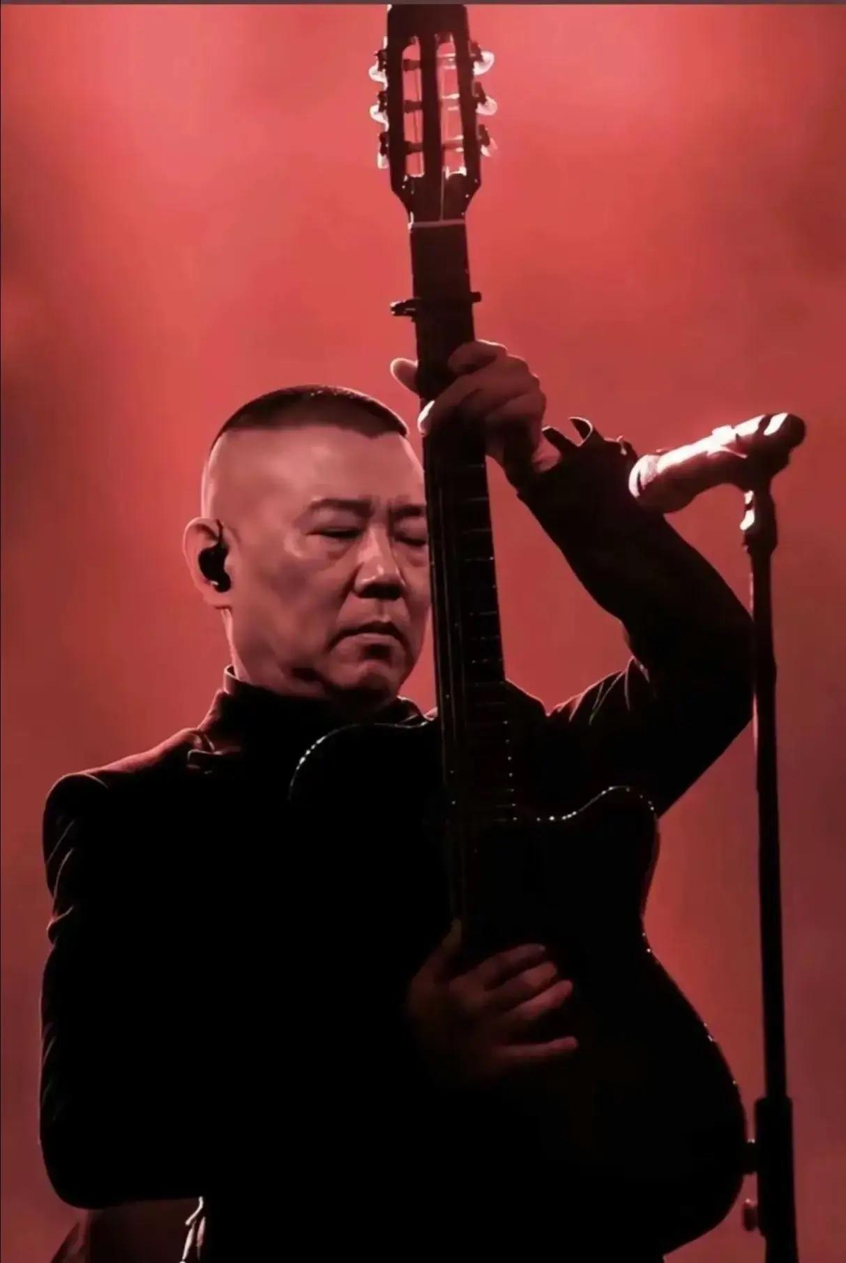 两张照片
想起来了两句名言
1、走自己的路、让别人去说吧
2、敌人的敌人就是朋友