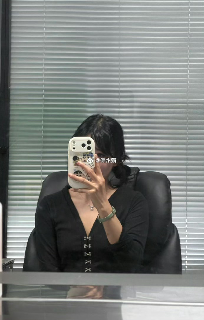 以嗒以哒一打 ！ 还好只打了一个 ， 差点把虎牙钉也打了痛的想哭 🥲 