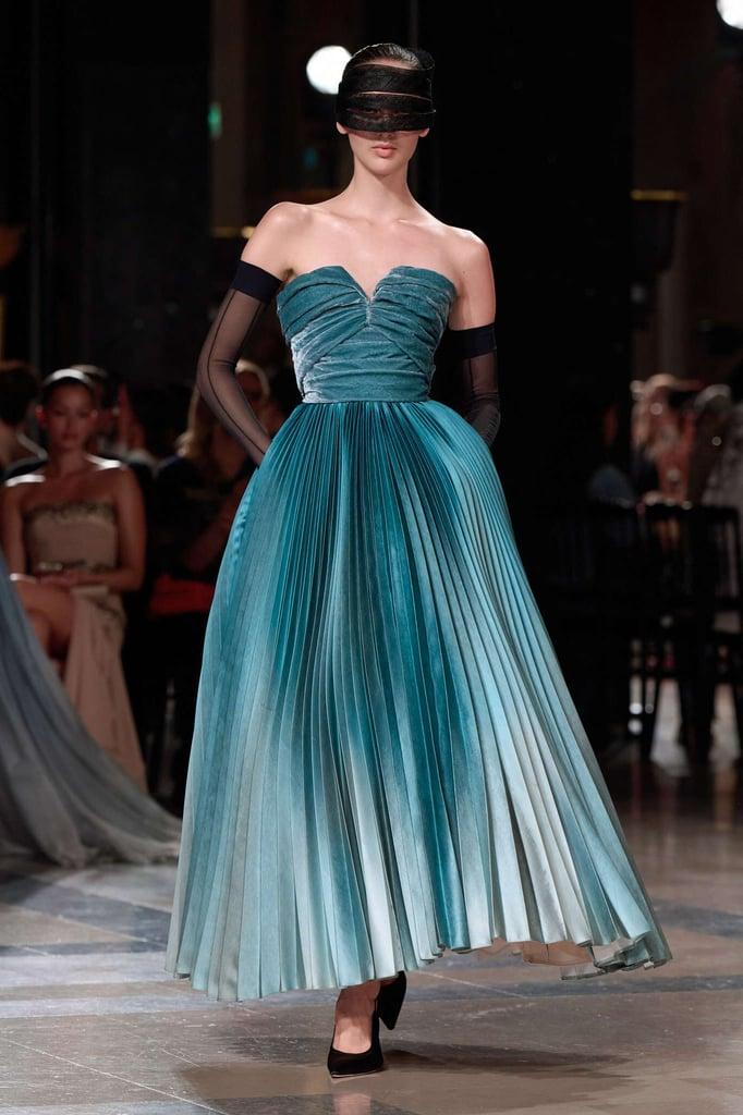 Elie Saab 2026秋冬高定系列，把面料的高级质感玩到了极致，每一种材质
