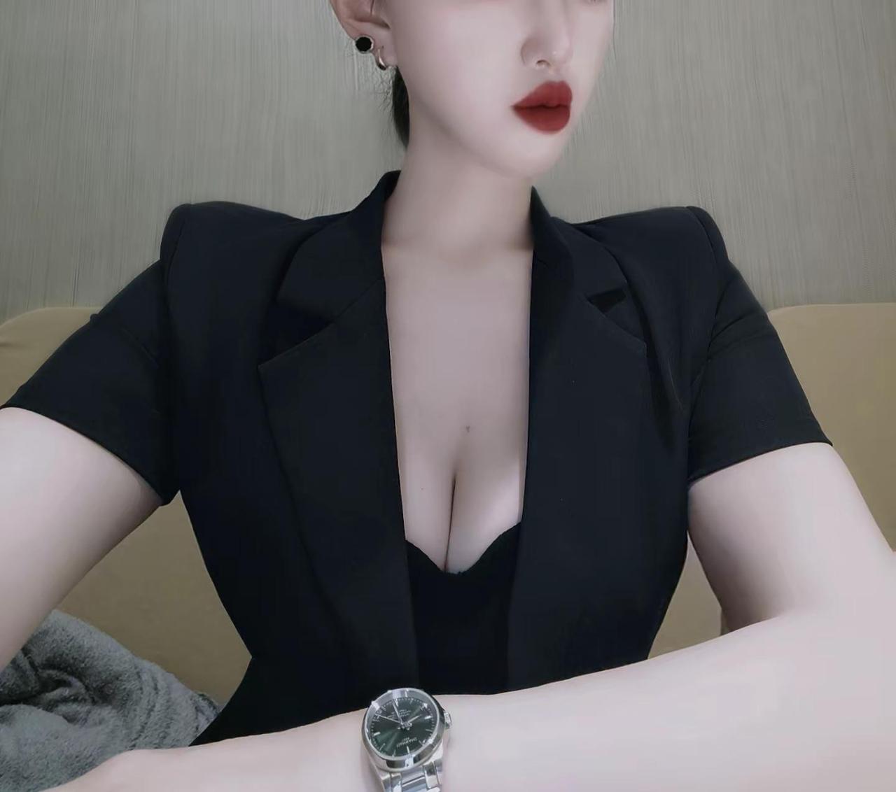 忙忙碌碌，半年已过，六月是上半年的结束，更是下半年的开始，希望六月的晚风，可以吹