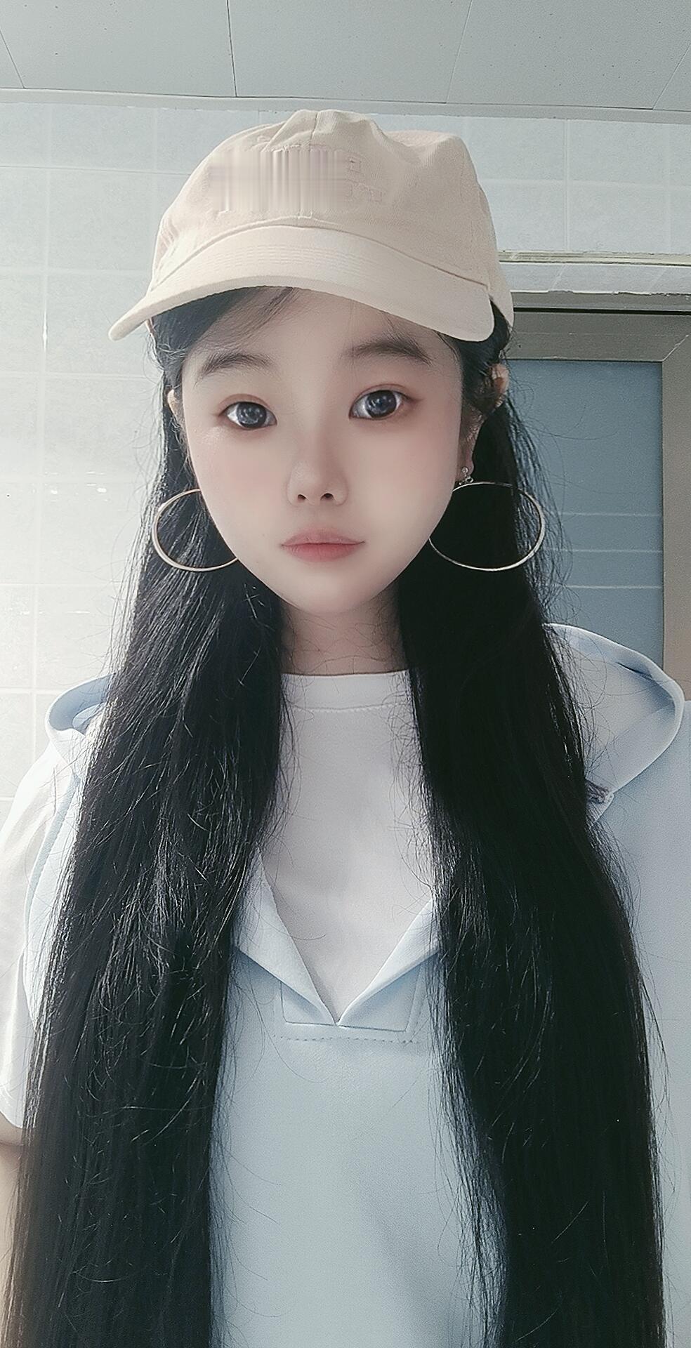 人心各有盘算，看破不必戳穿，安静做好自己就行。