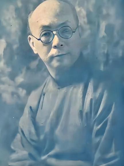 中国最大的汉奸是谁？他远比汪精卫更加可恨，要是没有他，日本连中国大门都进不了，在
