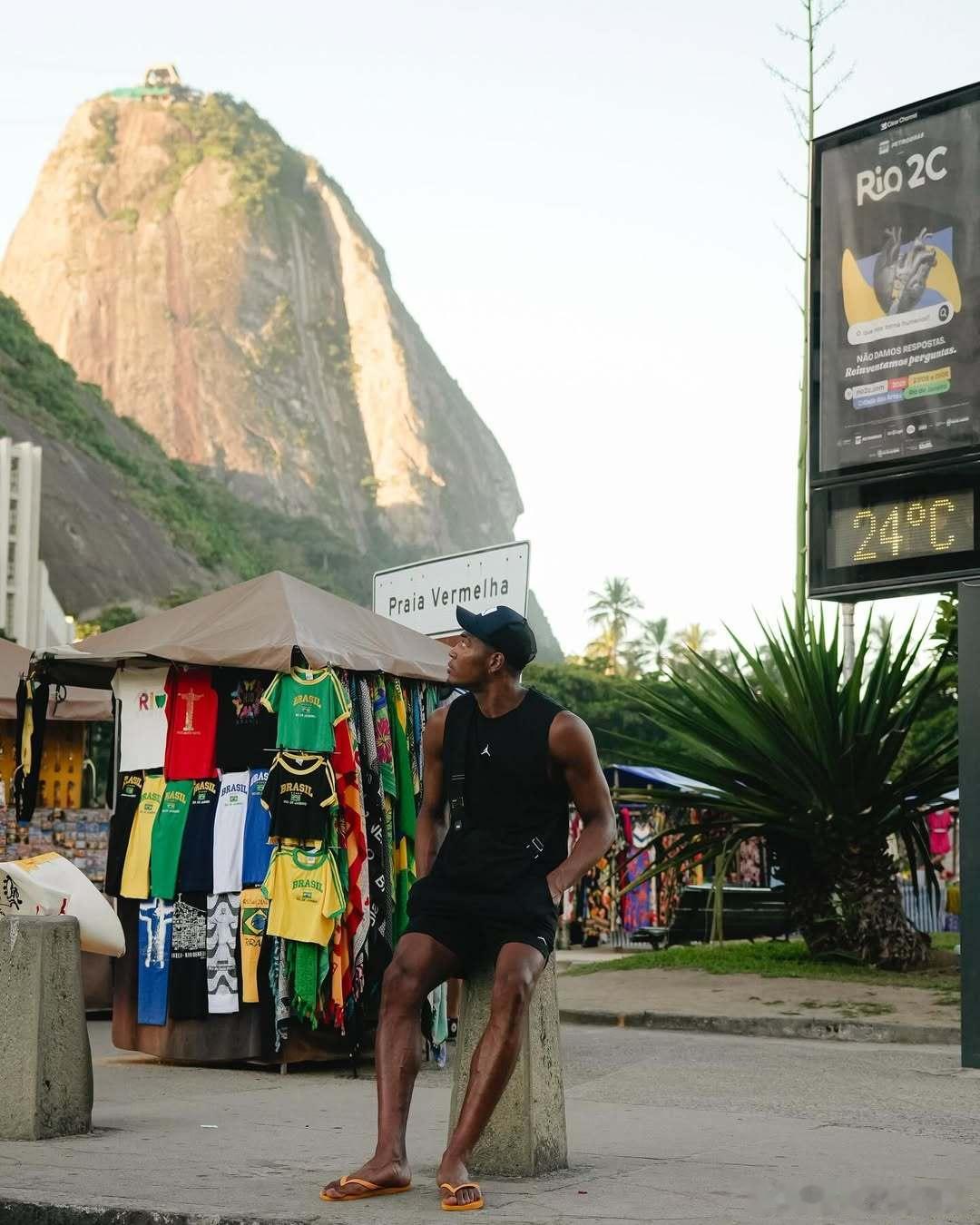 悠闲！八村垒在巴西游玩🇧🇷 ​​​