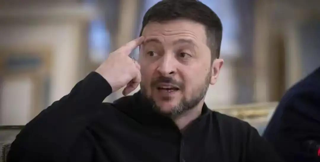 果不其然。
 
乌克兰总统泽连斯基突然宣布了，人事调整与反腐推进同步进行，外媒与