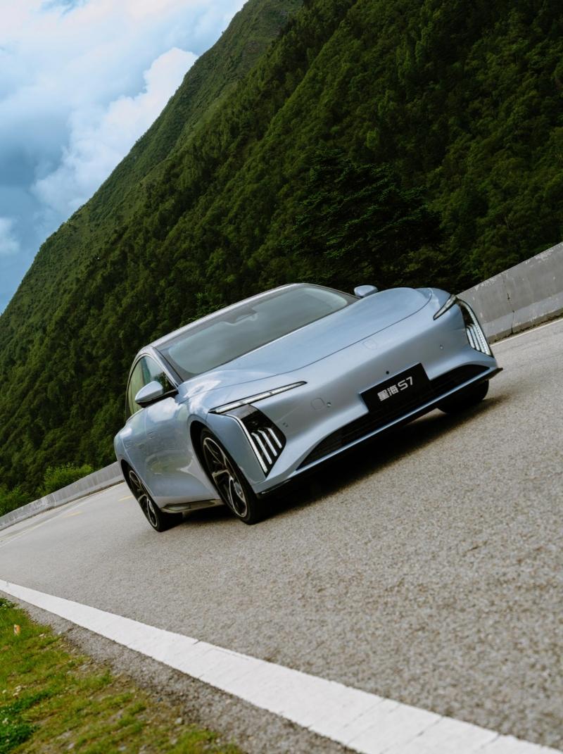 没有了东风风行星海S7，谁还把我宠成小孩！
同级唯一座椅坐垫与靠背双加热
上身下