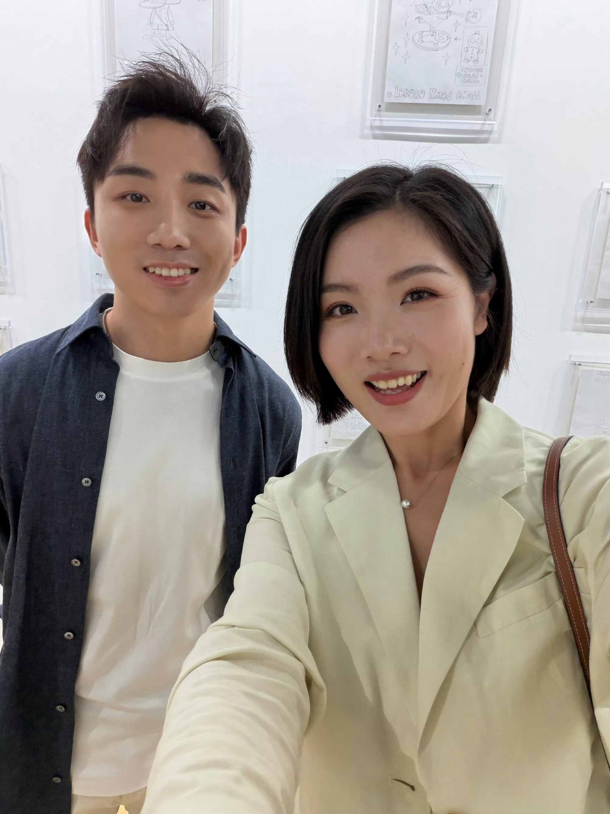 泡泡玛特创始人王宁率领核心高管团队探访美国硅谷的苹果总部Apple Park，并
