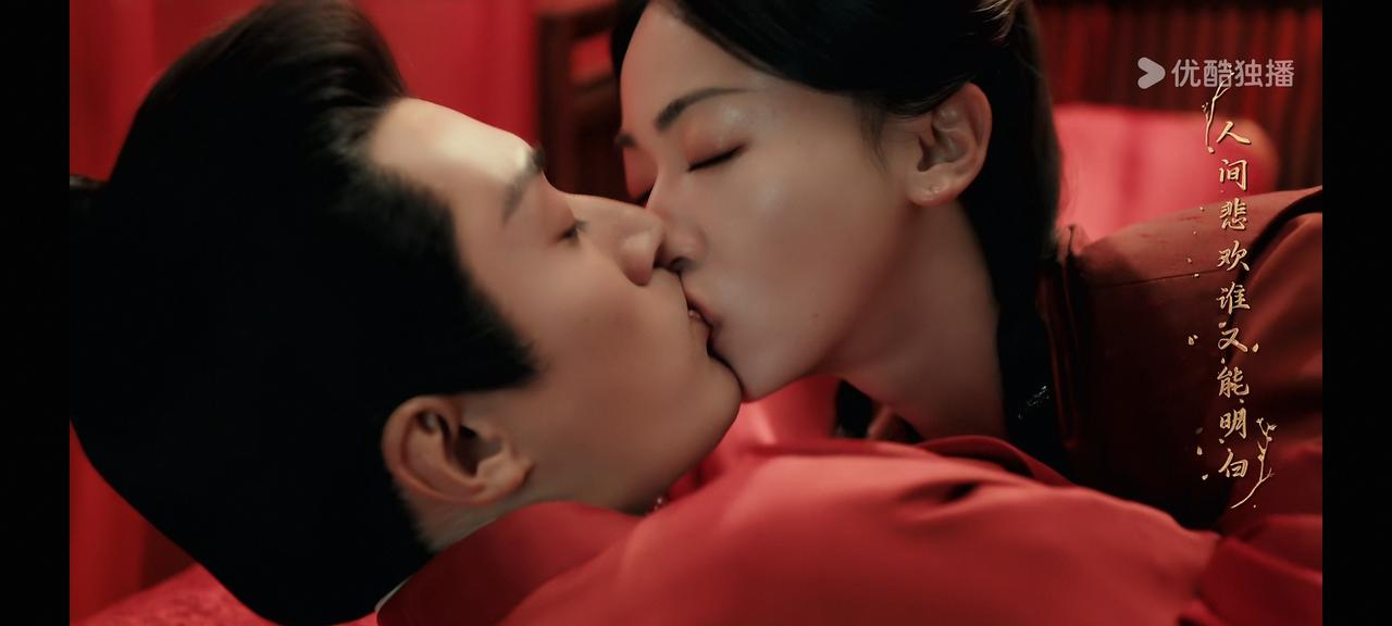 《春花焰》刘学义还是适合古装剧
中国红还是最美的，头一次看见结婚新郎坐轿子拿扇子