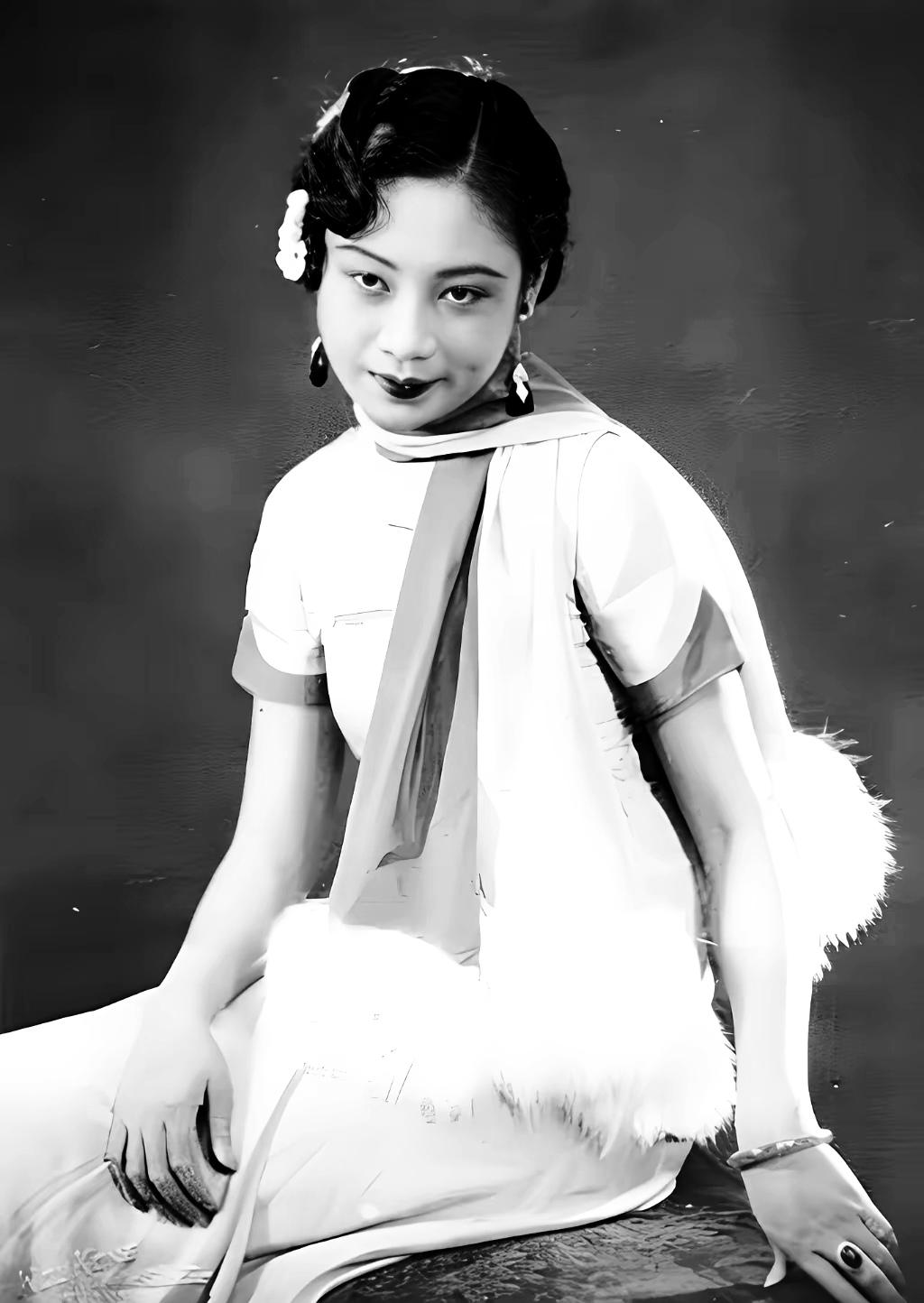 1945年，杨森的九姨太蔡文娜，跟牙医好上了，回家跟老杨摊牌要离婚。

杨森阴着