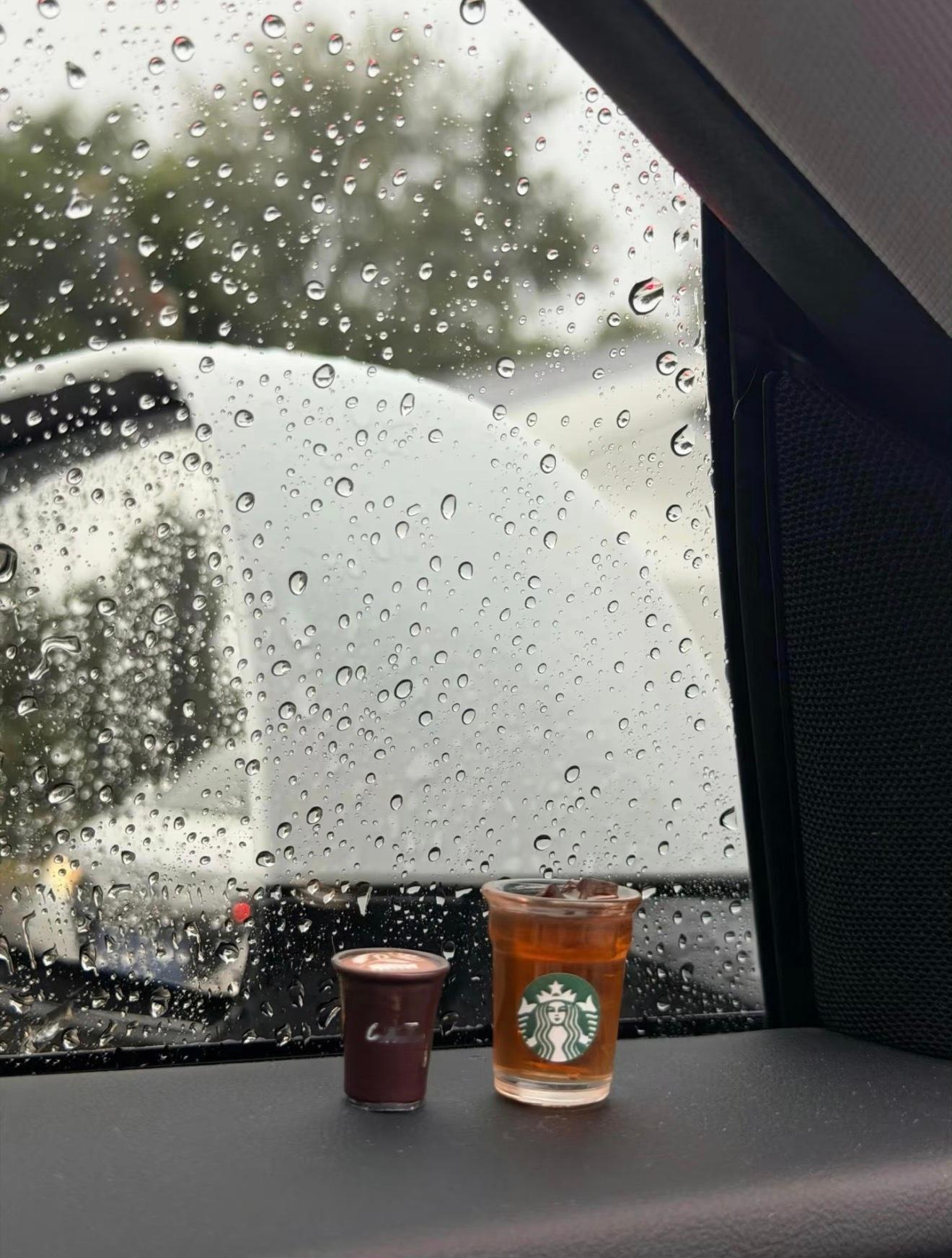 永远不要高估自己在别人心里的位置，不要觉得自己很重要，其实只是偶尔被需要。 