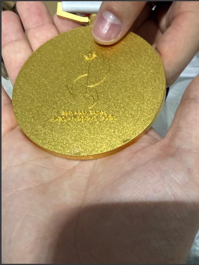 亚运会电竞金牌有瑕疵【运动员发现金牌有“瑕疵”，亚运会组委会连夜更换！官方最新回