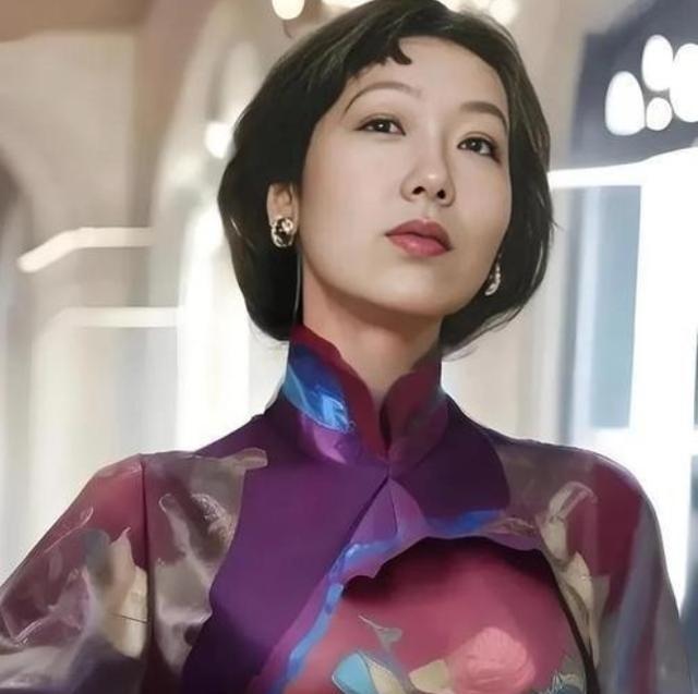1995年，张爱玲在美国出租屋内去世，尸体一周后才被发现，她一丝不挂地躺在床上，