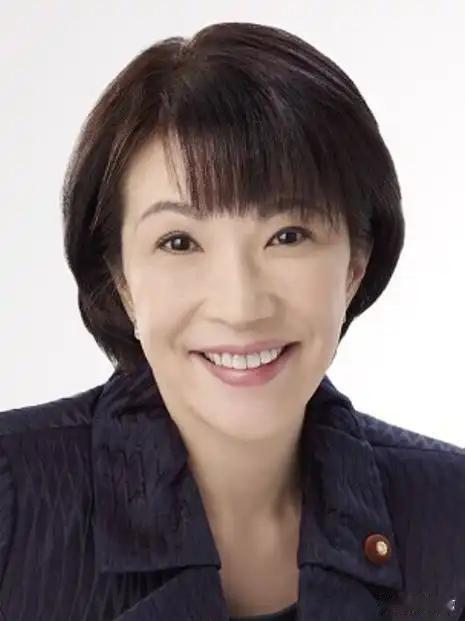 别被高市早苗的“示好”骗了，她只是个现实主义的政客！7月27日她说要跟中国沟通，