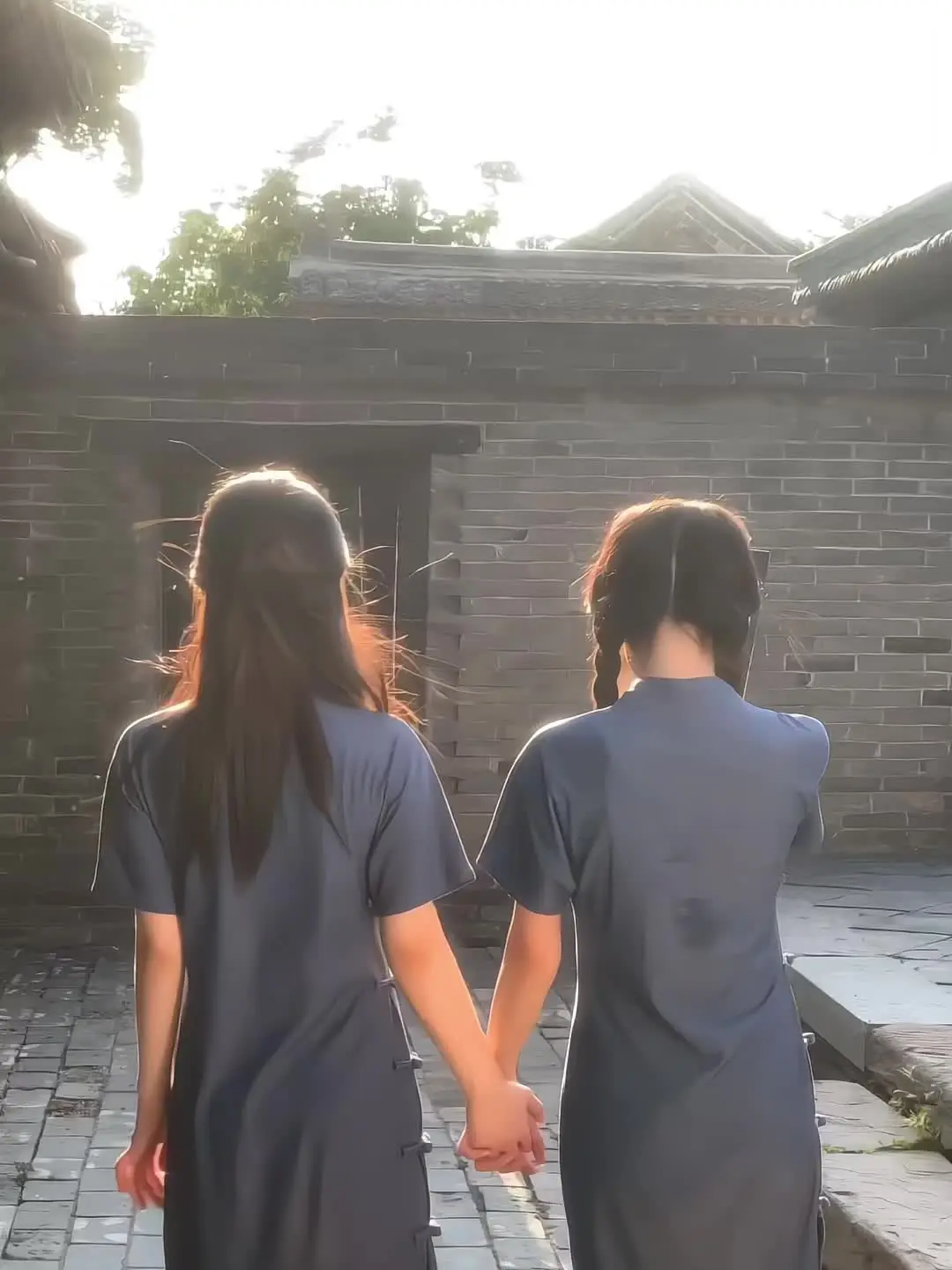 “再听一遍青花瓷 敬我们的初相识”