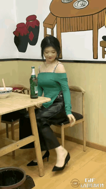 这喝的已经不再是酒了，而是寂寞和生活吧，加油喝起来吧。[大笑][大笑][大笑]