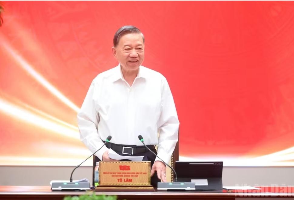 太拼了！苏林也是高精力人群，出访一回来就开会！
 
10月26日，苏林刚结束欧洲