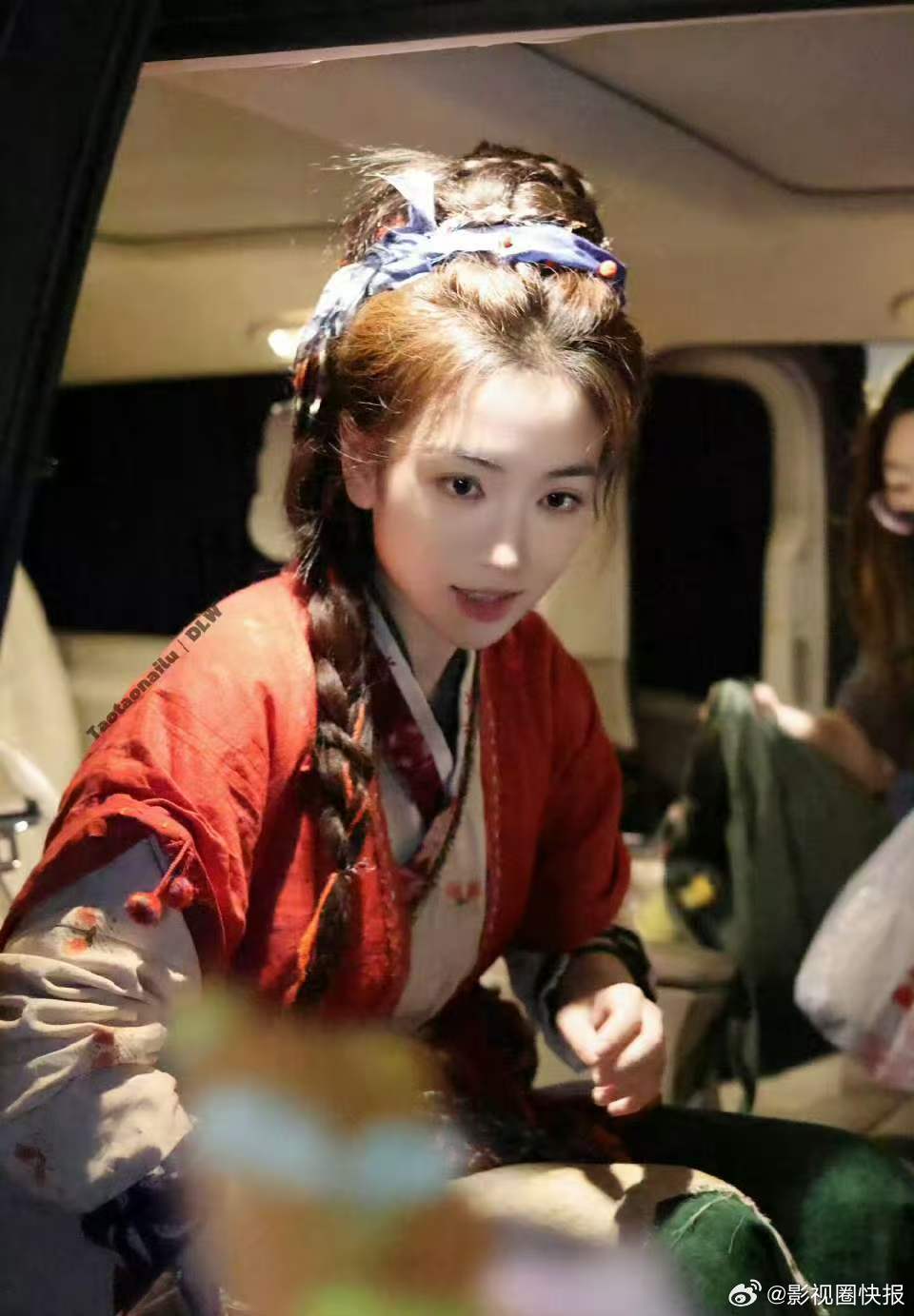 代露娃从演员到歌手 荧幕上她是用心诠释角色的实力派演员，每一个眼神都充满故事，如