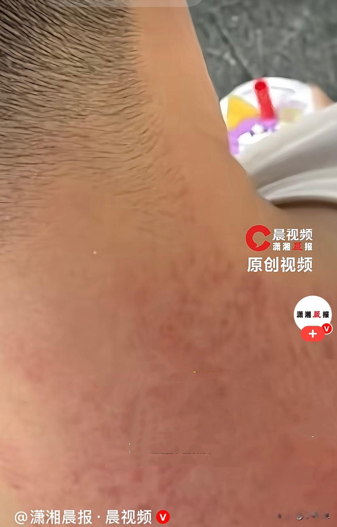 近日，广东的梁先生，去广西南宁旅游逛西关路夜市，本来开开心心准备吃夜宵，却被街边