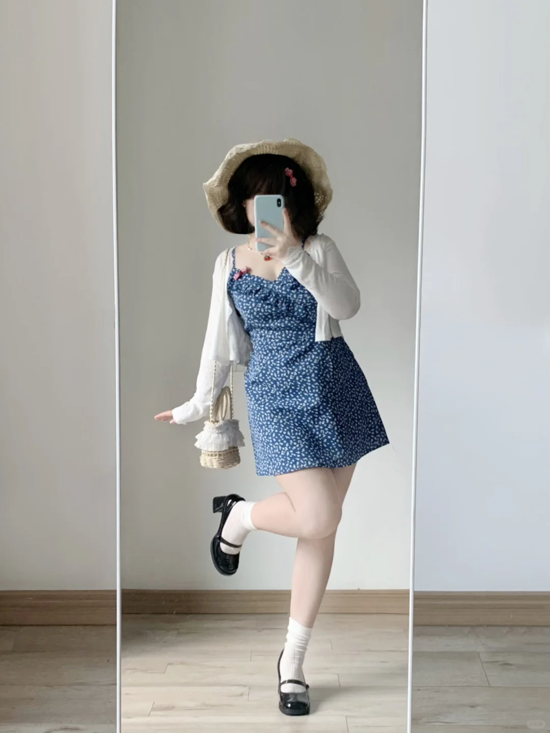 160 120｜微胖韩系氧气感🧊蓝色碎花裙超显白