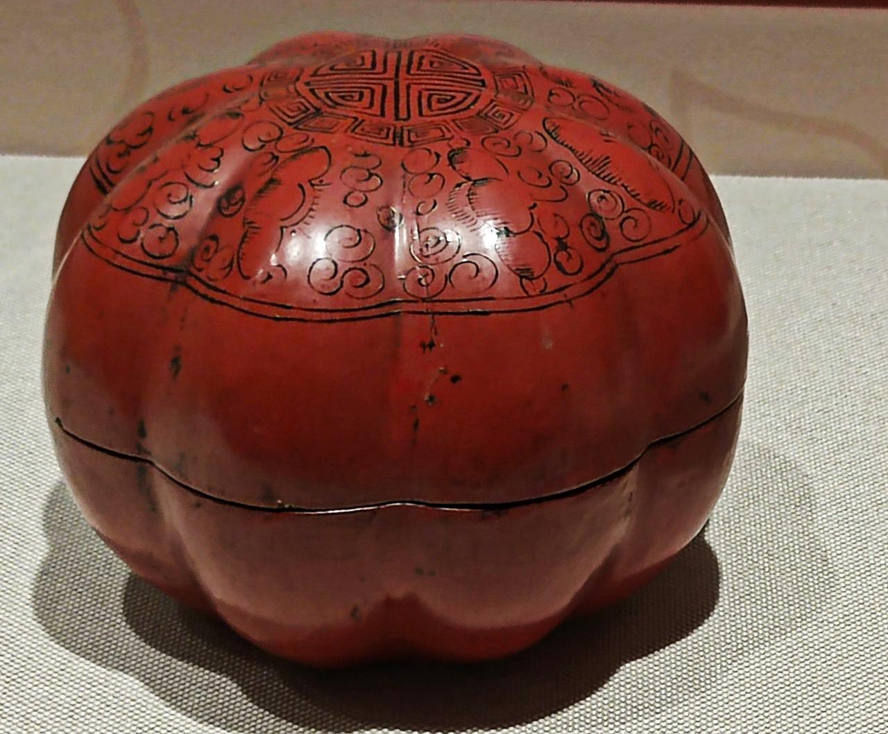 元明清漆器精品展
    ″髹兮一一元明清漆器精品展″，在《辽宁省博物馆》举行。