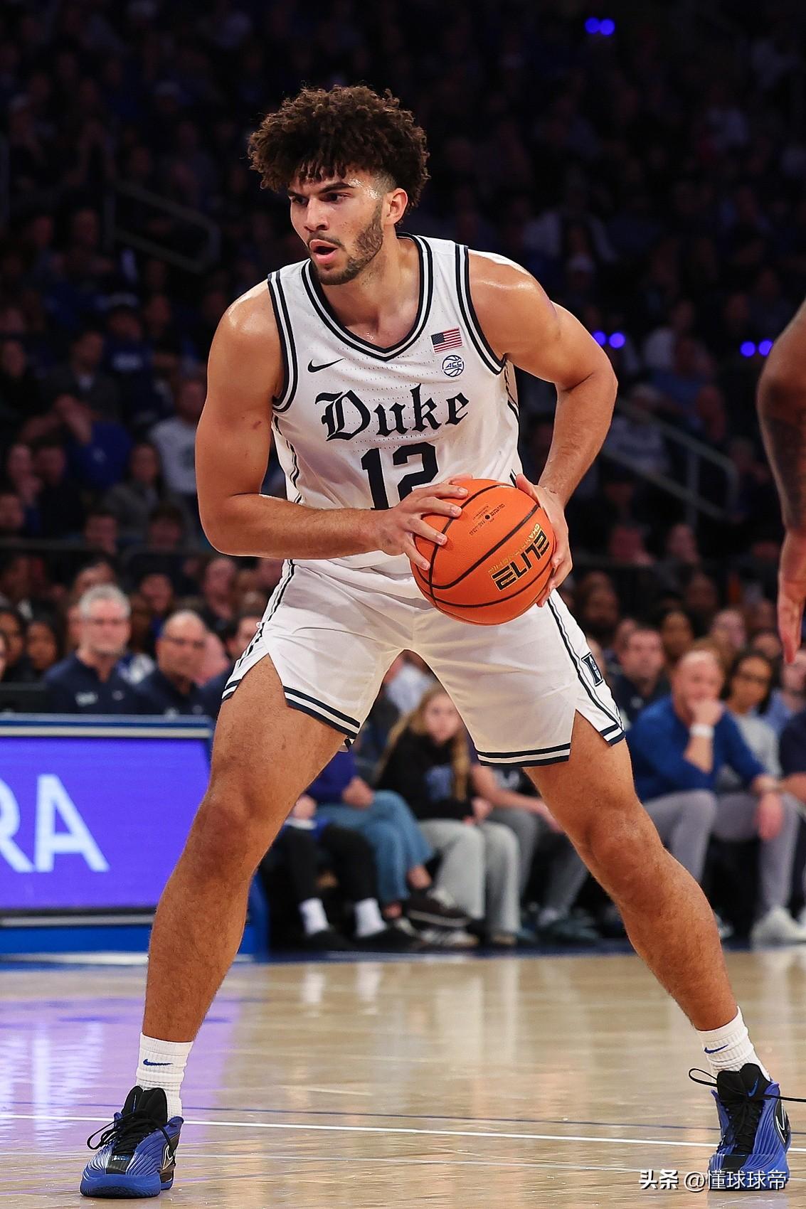 准状元全军覆没，卡梅隆·布泽尔爆砍27奈何杜克惨遭绝杀无缘四强！

在今天早上进