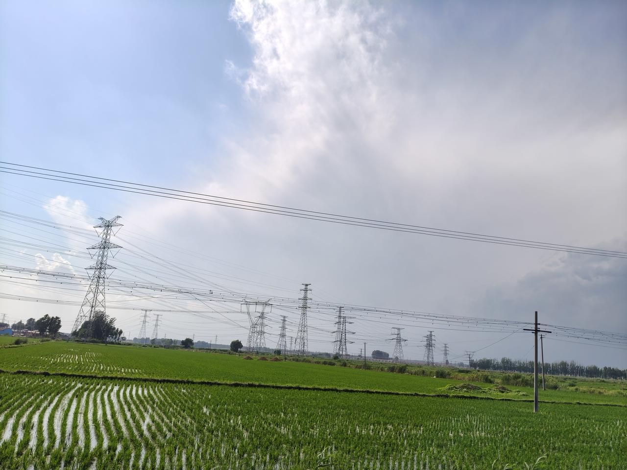 你能想象吗？天气预报说今晚天津地区又有雷雨大风天气，天津今天的雨 这真的有点让人