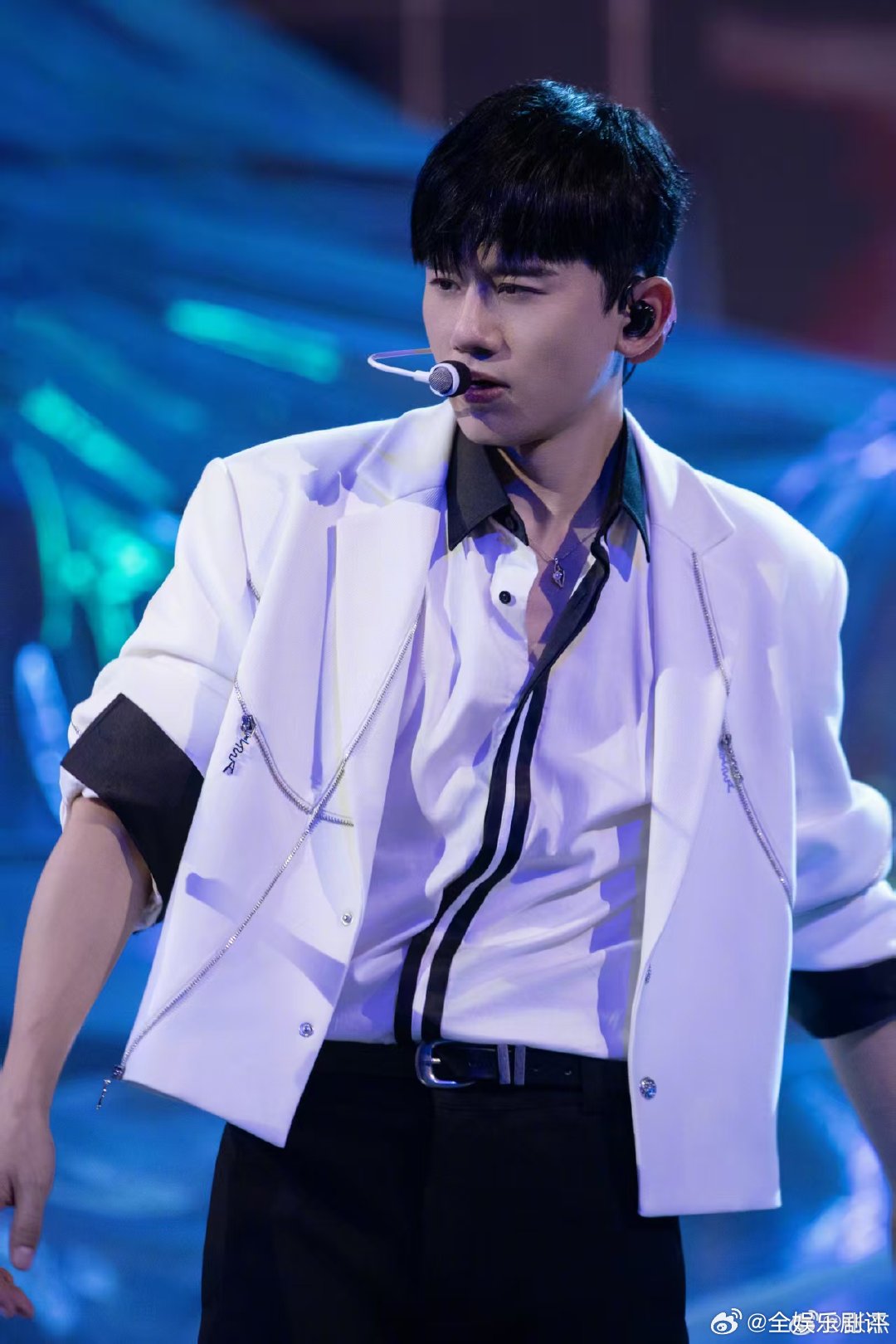 张杰[超话] 张杰好六斗舞你好星期六家人们，《你好星期六》张杰“斗舞”舞台，绝对