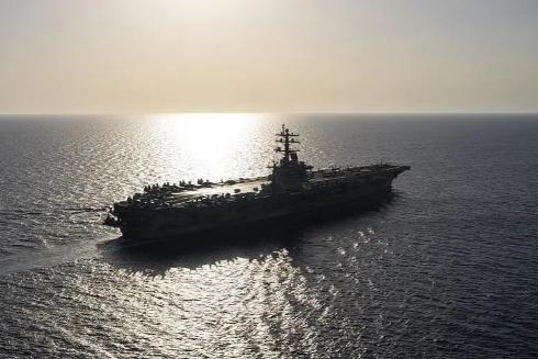 四枚导弹都打到海里去了！中国卫星已锁定美军航母，伊朗开卷考都没考明白？
 
20