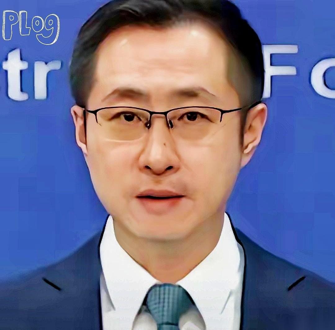 那边嗓门喊得震天响：你要是敢动，保证让你输得底裤都不剩。
结果一扭头，自家最顶级
