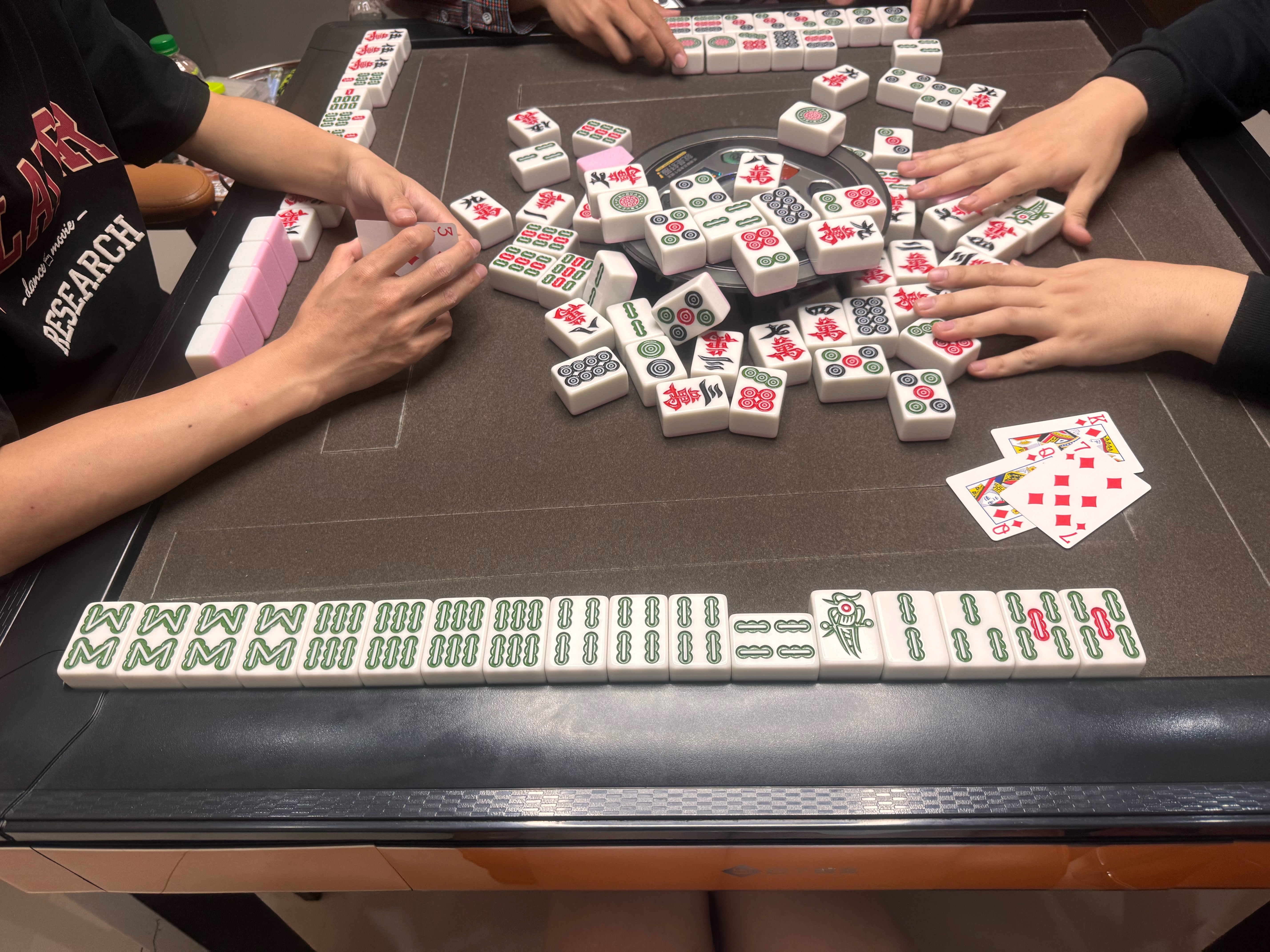 清一色 三个杠 海底自摸杠开…….如果不封顶200多分！