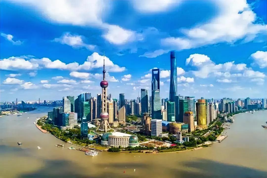 为何上海与“”经济特区”擦肩而过？
深圳从一个偏僻落后的小渔村，通过三十多年的发